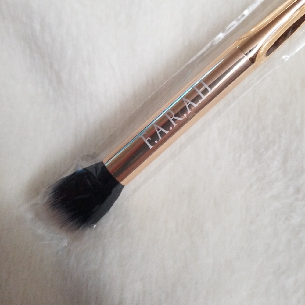F.A.R.A make up brush 35 E